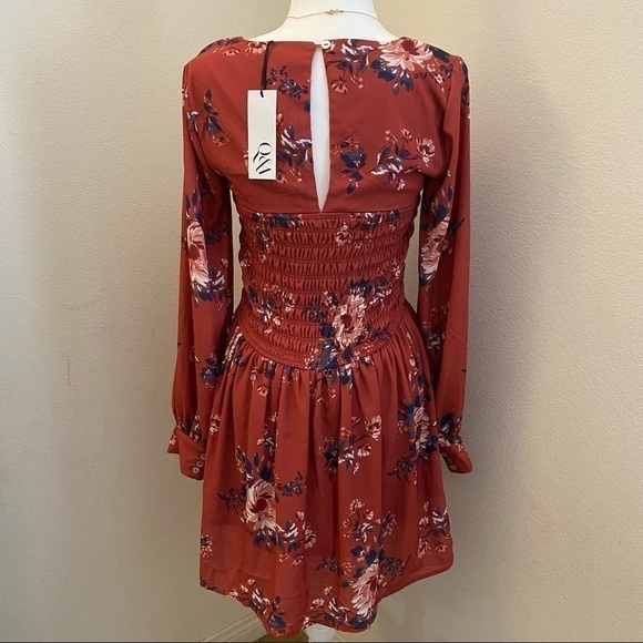 BNWT Q&A Gathered bodice Floral Long Sleeve Mini Dress - Picture 15 of 15
